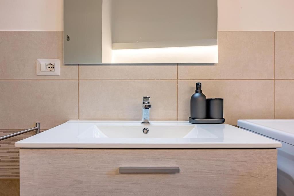 Guest Planet - Cozy Housing Porta Romana M3 Milano Esterno foto